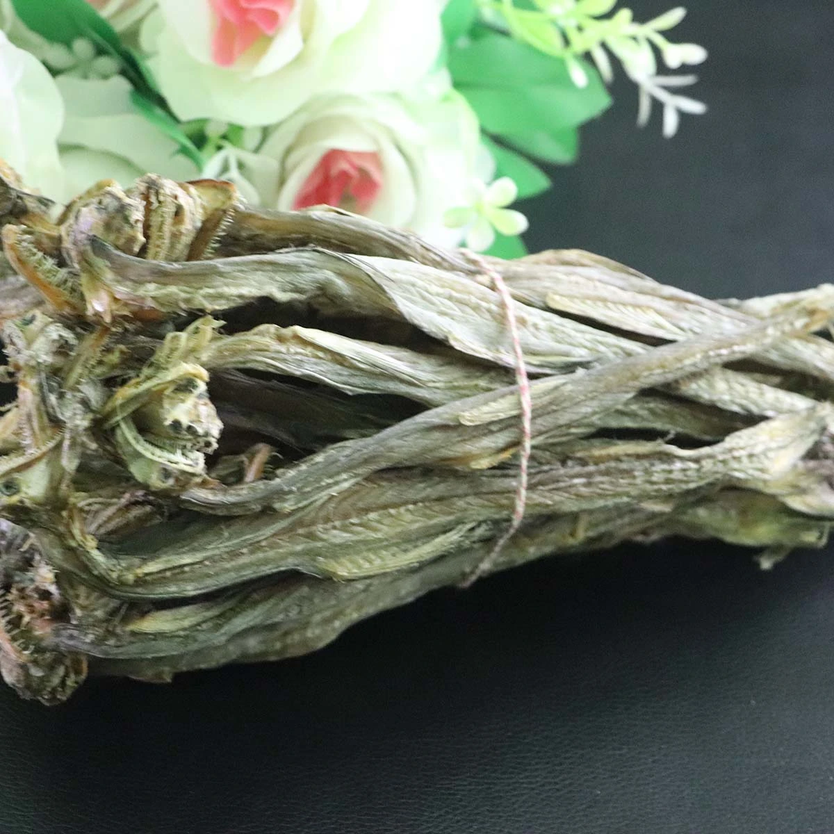 বড় লইট্টা শুঁটকি (লবণমুক্ত ও লেজ-মাথা ছাড়া)